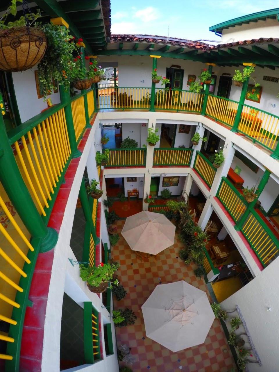 Hotel Vegas Del Rio Támesis Buitenkant foto
